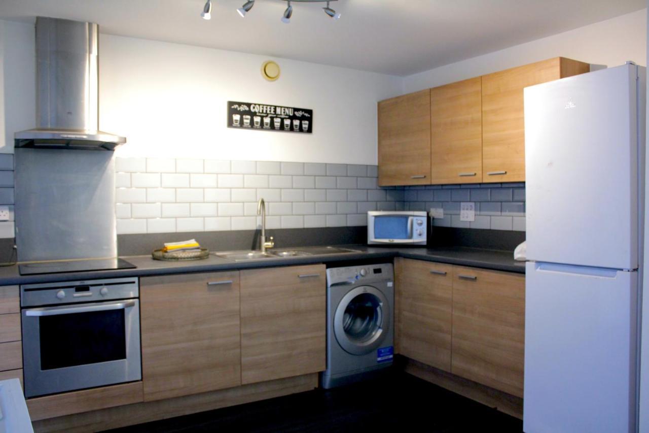 Spacious London Apartment 5 Min Walk To Leytonstone Underground Station And 5 Stops To Zone 1 Екстер'єр фото