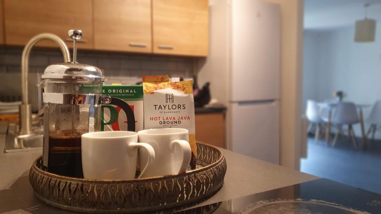 Spacious London Apartment 5 Min Walk To Leytonstone Underground Station And 5 Stops To Zone 1 Екстер'єр фото