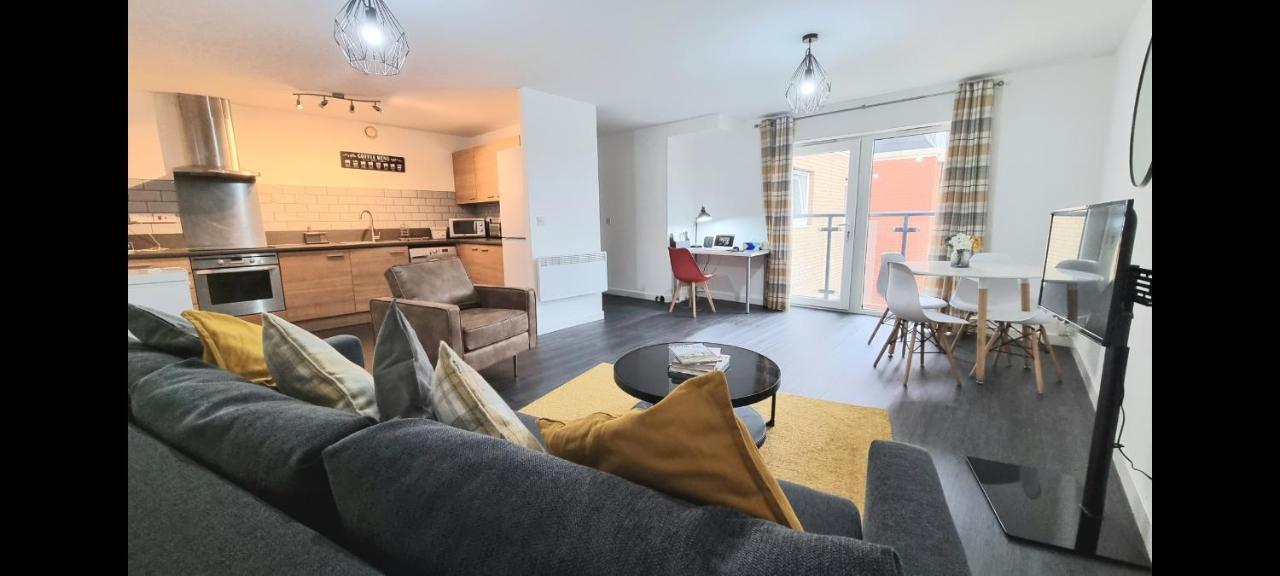 Spacious London Apartment 5 Min Walk To Leytonstone Underground Station And 5 Stops To Zone 1 Екстер'єр фото